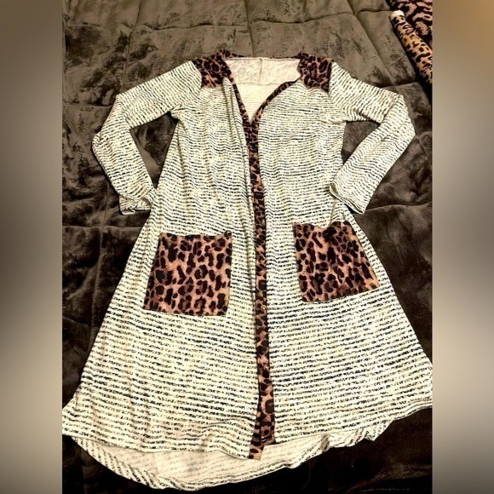 Women’s button down Cardigan Size Large